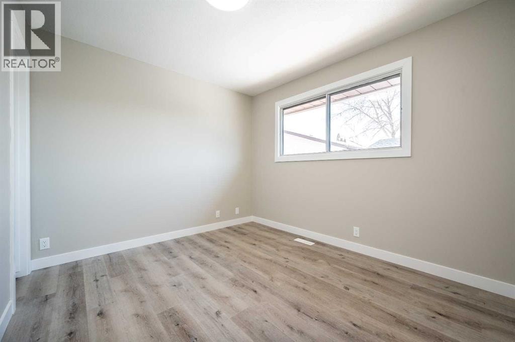 255 Castleridge Drive NE — photo 11