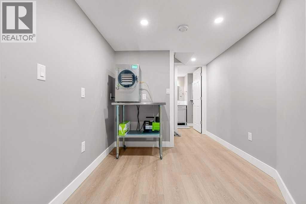 471 Canals Boulevard SW — photo 31