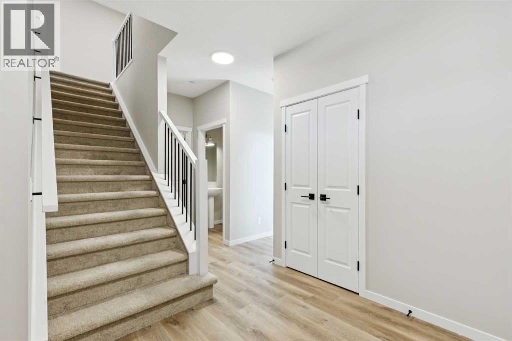 302 Hotchkiss Common SE — photo 3