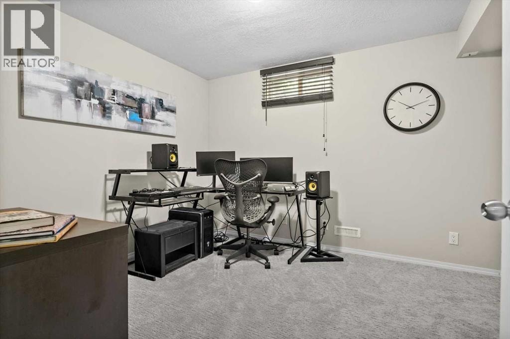 784 Acadia Drive SE — photo 34