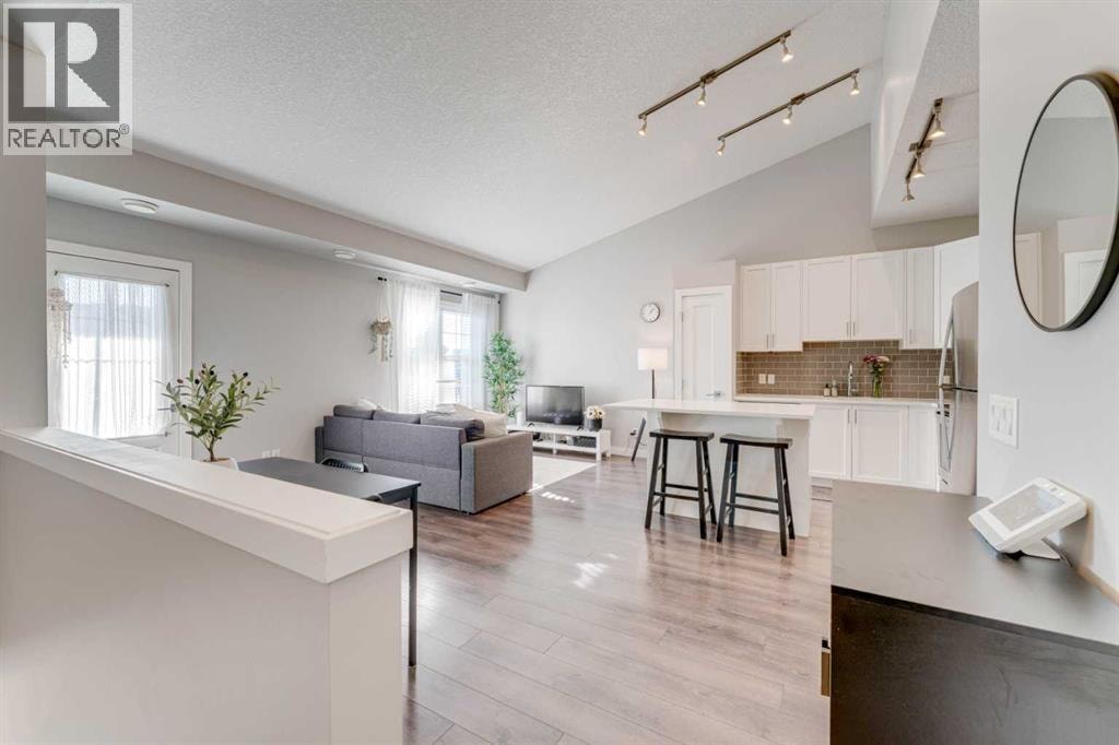 165 Evanscrest Gardens NW — photo 3