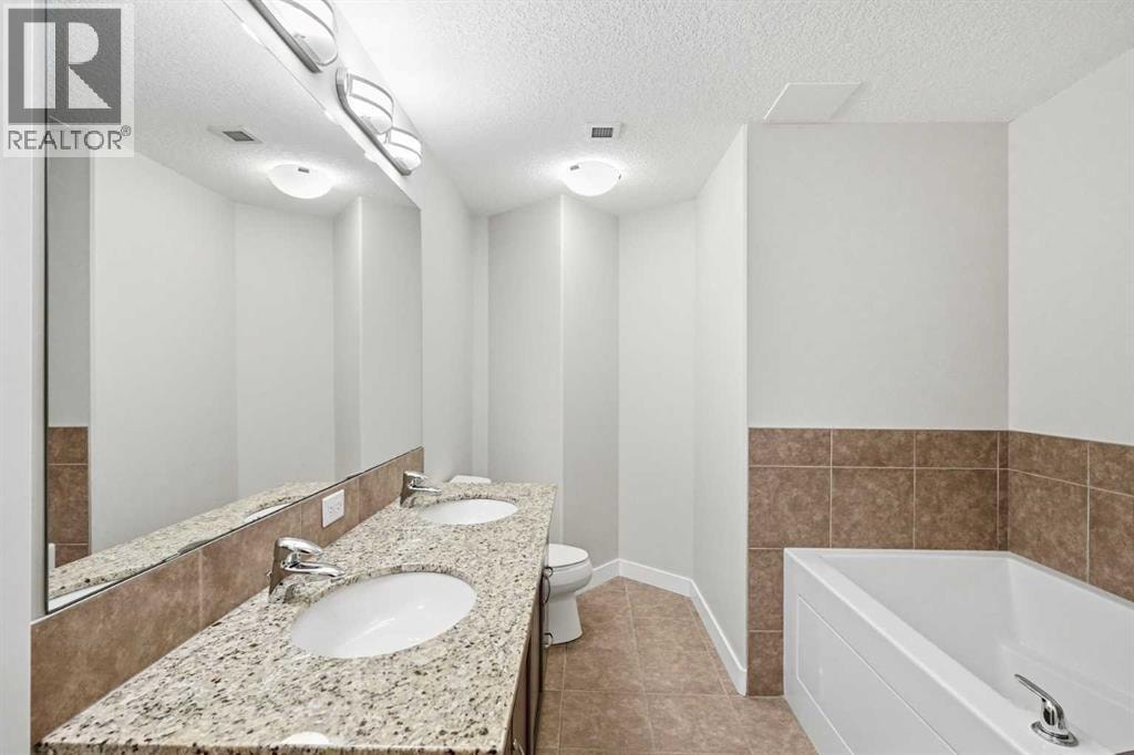 701, 16 Varsity Estates Circle NW — photo 13