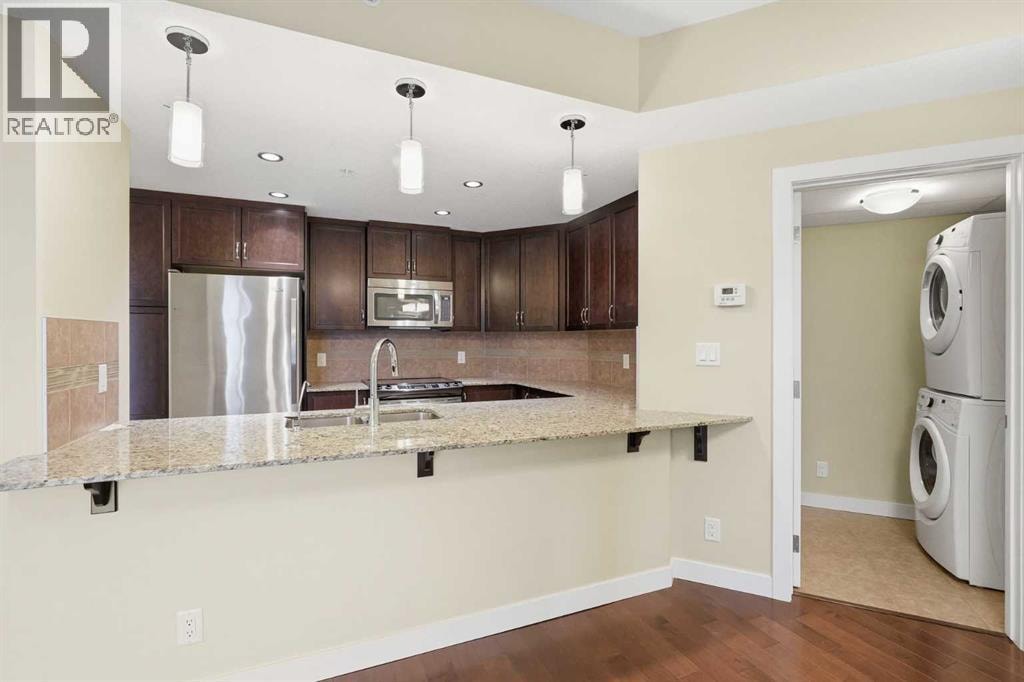 701, 16 Varsity Estates Circle NW — photo 9