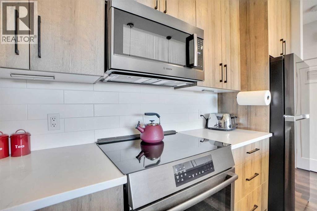 19 Royal Elm Green NW — photo 21
