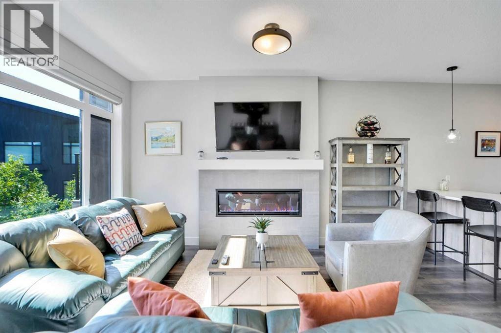 19 Royal Elm Green NW — photo 17