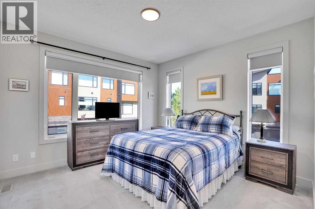 19 Royal Elm Green NW — photo 25