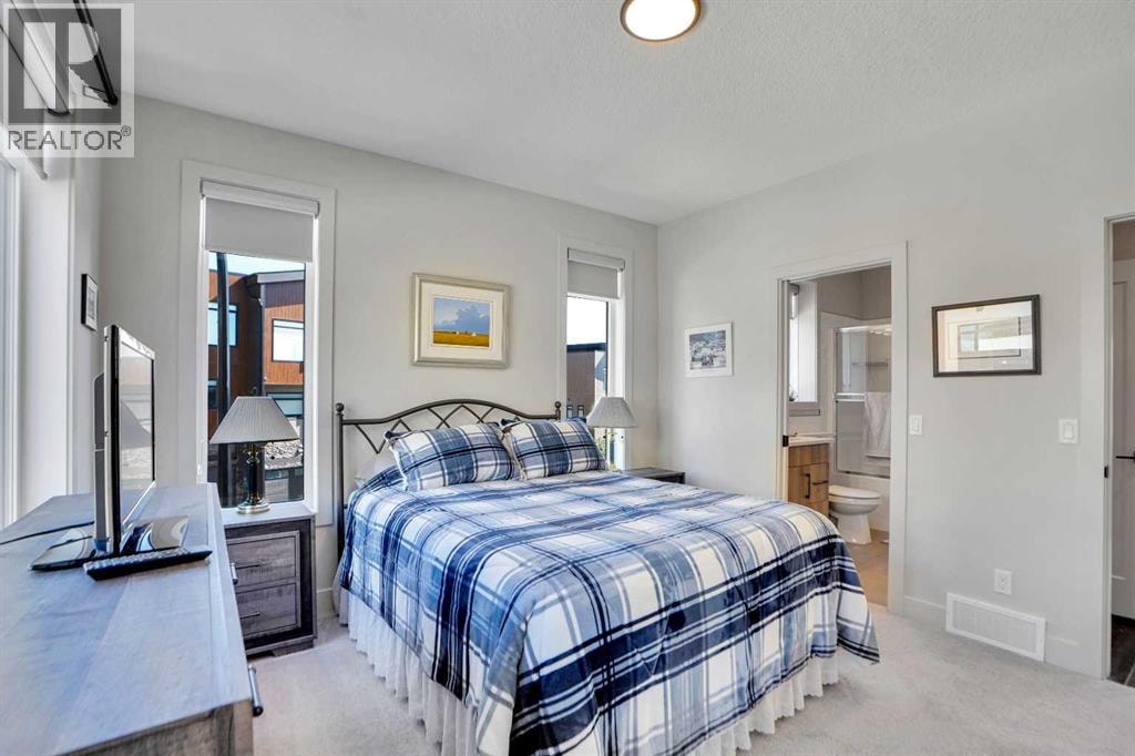 19 Royal Elm Green NW — photo 26