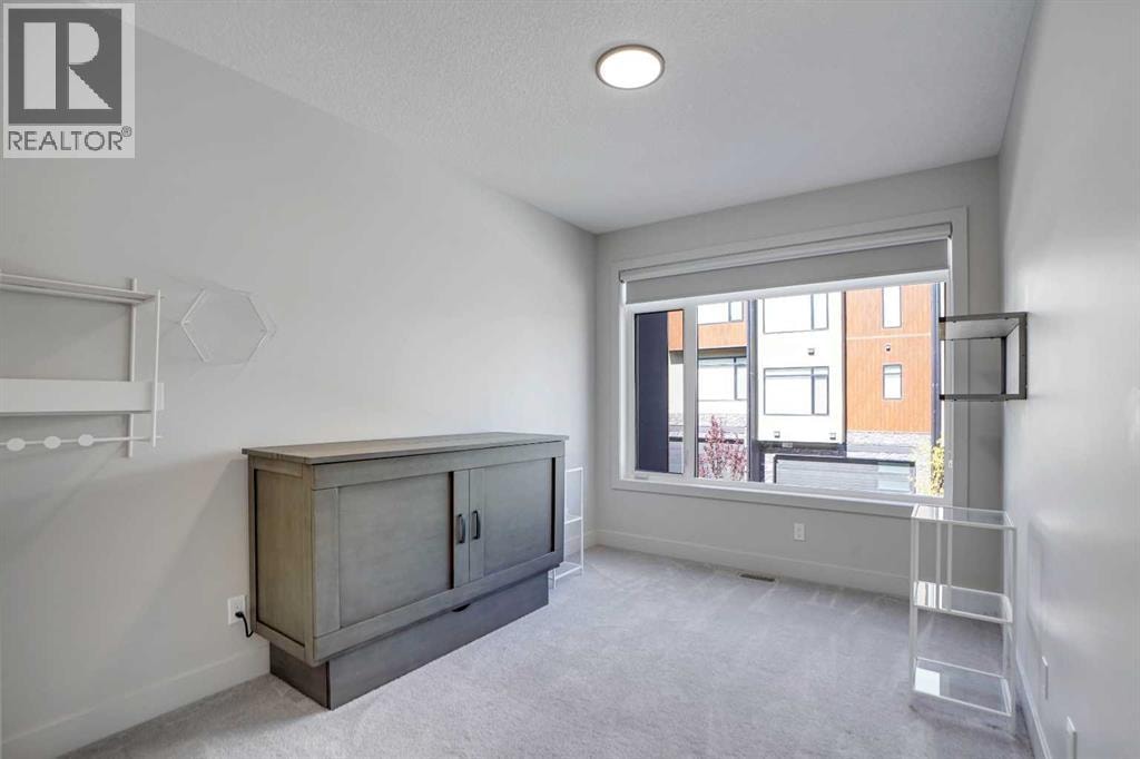 19 Royal Elm Green NW — photo 28