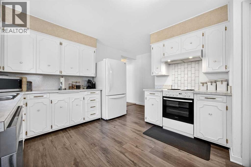 1232 40 Avenue NW — photo 12