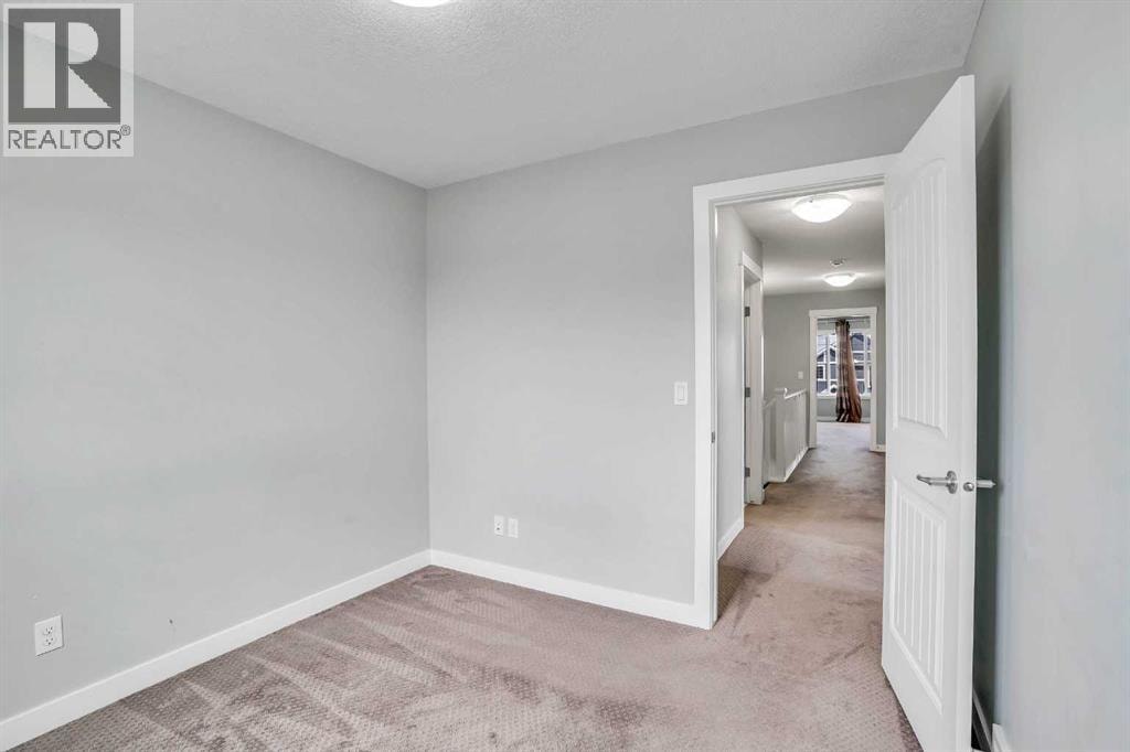 5 Red Embers Row NE — photo 49