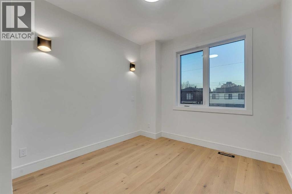 1729 19 Avenue NW — photo 30