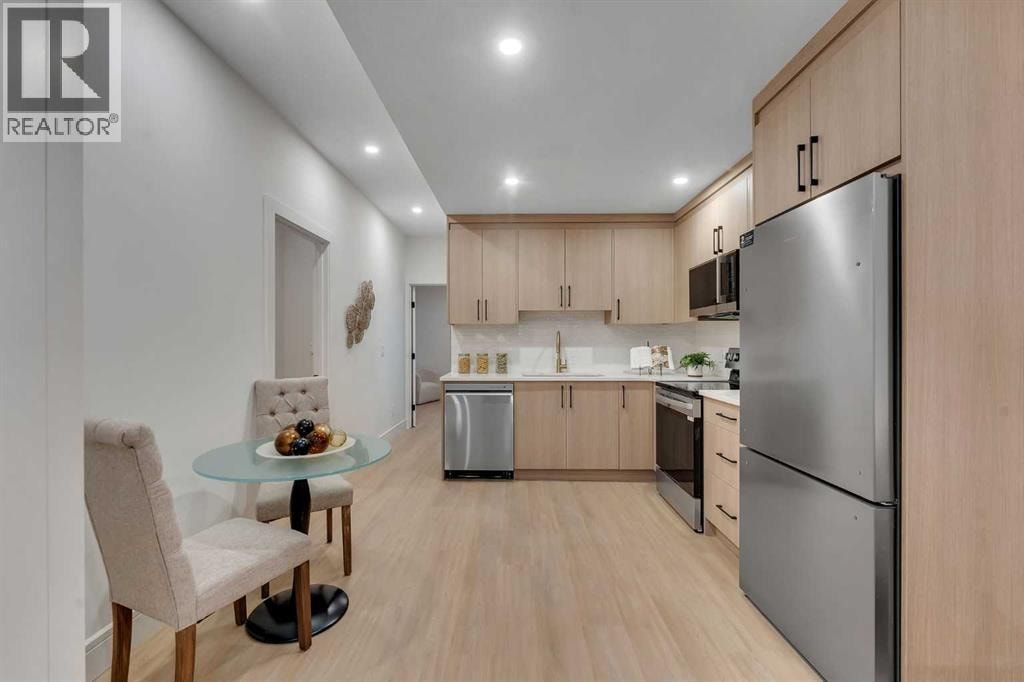 1729 19 Avenue NW — photo 37
