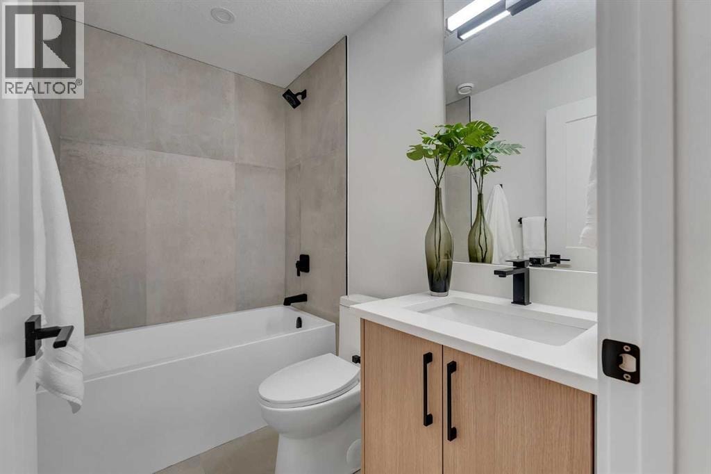 1729 19 Avenue NW — photo 39