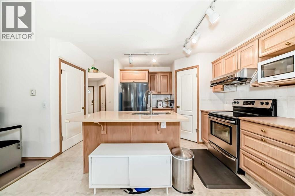 83 Hawkmount Green NW — photo 2