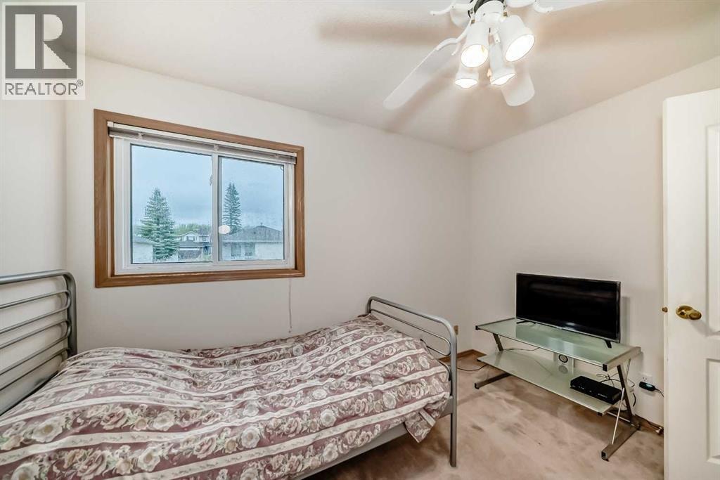 83 Hawkmount Green NW — photo 23