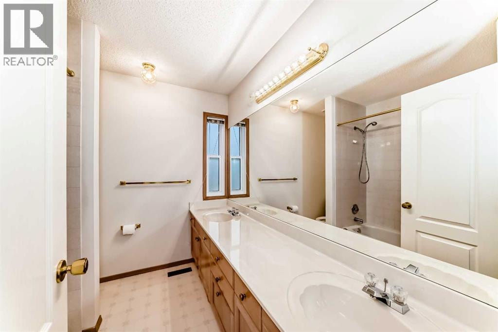 83 Hawkmount Green NW — photo 18