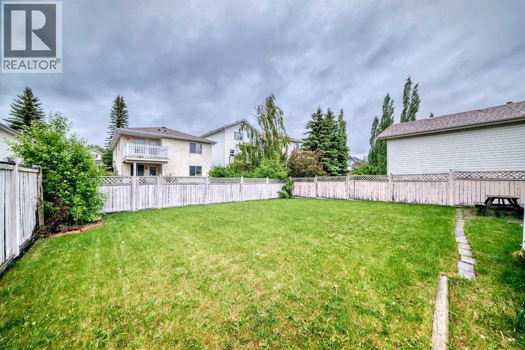 83 Hawkmount Green NW — photo 31
