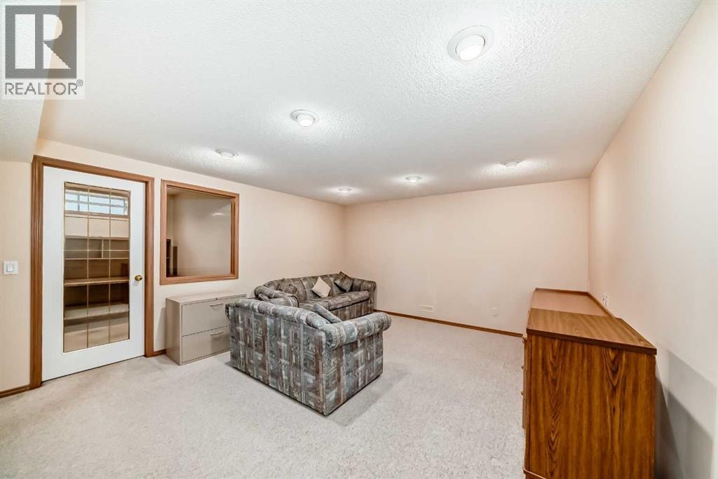 83 Hawkmount Green NW — photo 27