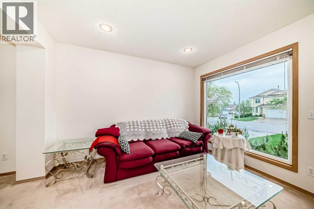 83 Hawkmount Green NW — photo 8