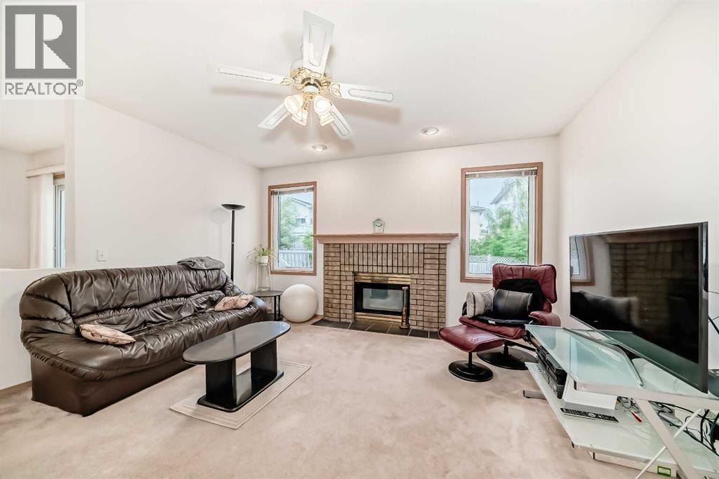 83 Hawkmount Green NW — photo 11