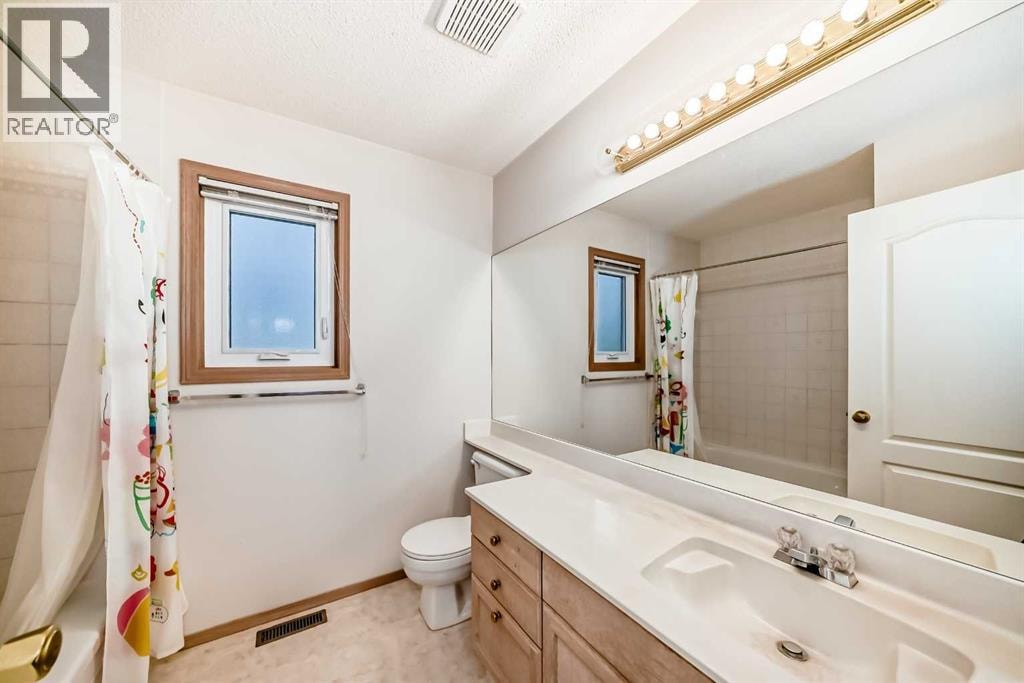 83 Hawkmount Green NW — photo 24