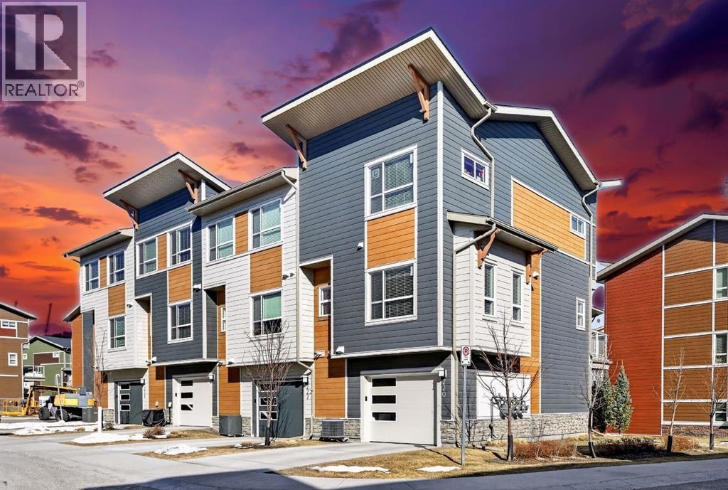220 HARVEST GROVE Walk NE — photo 1