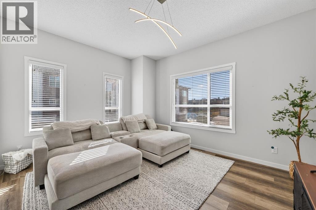 220 HARVEST GROVE Walk NE — photo 6