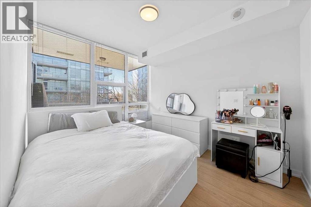 214, 51 Waterfront Mews SW — photo 24