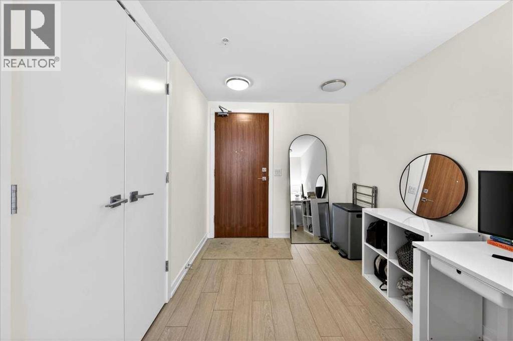 214, 51 Waterfront Mews SW — photo 12