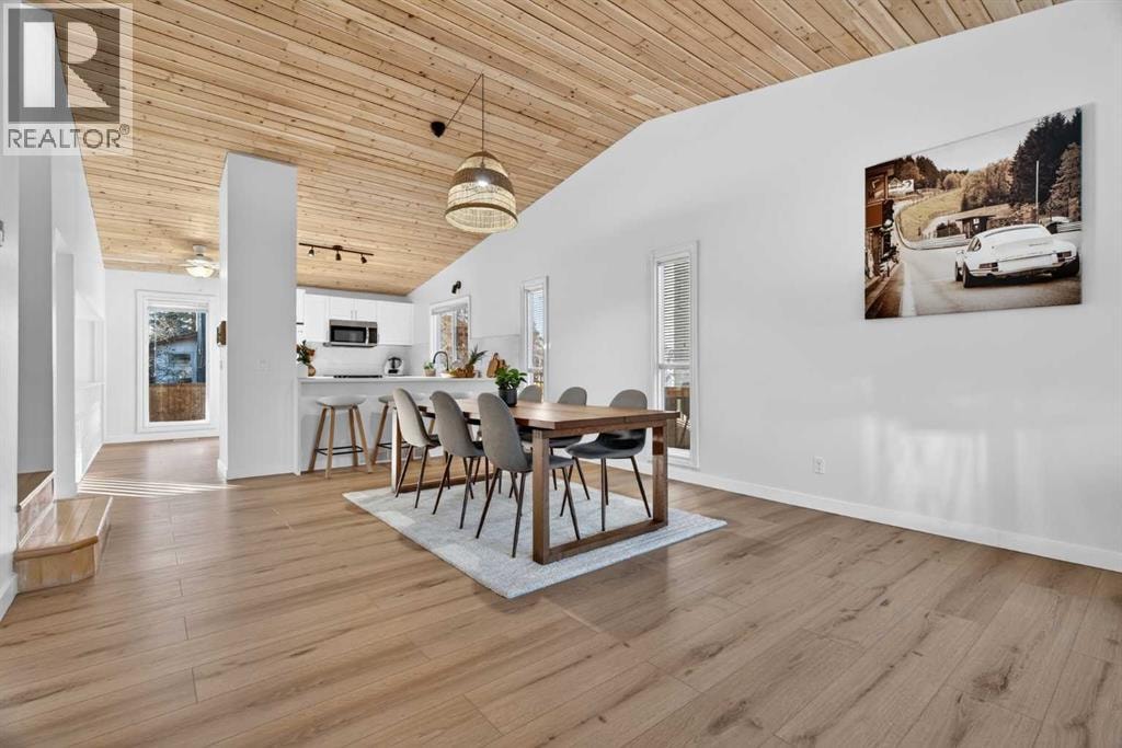 303 Woodside Place — photo 2