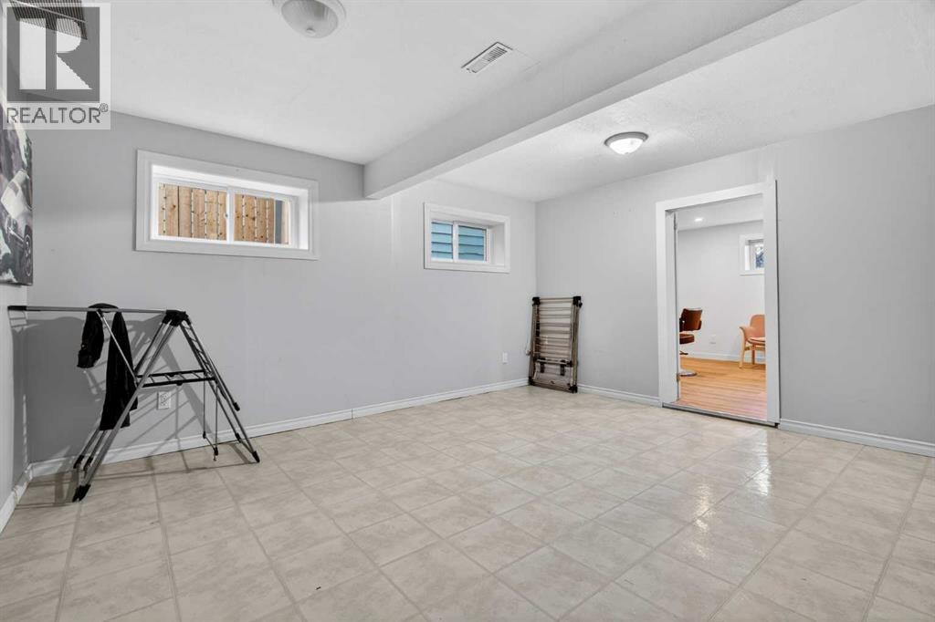 303 Woodside Place — photo 40