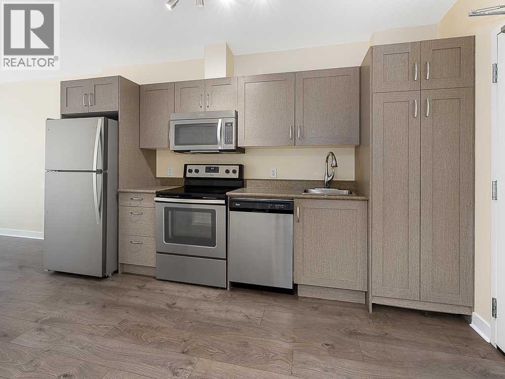 706, 30 Brentwood Common NW — photo 6