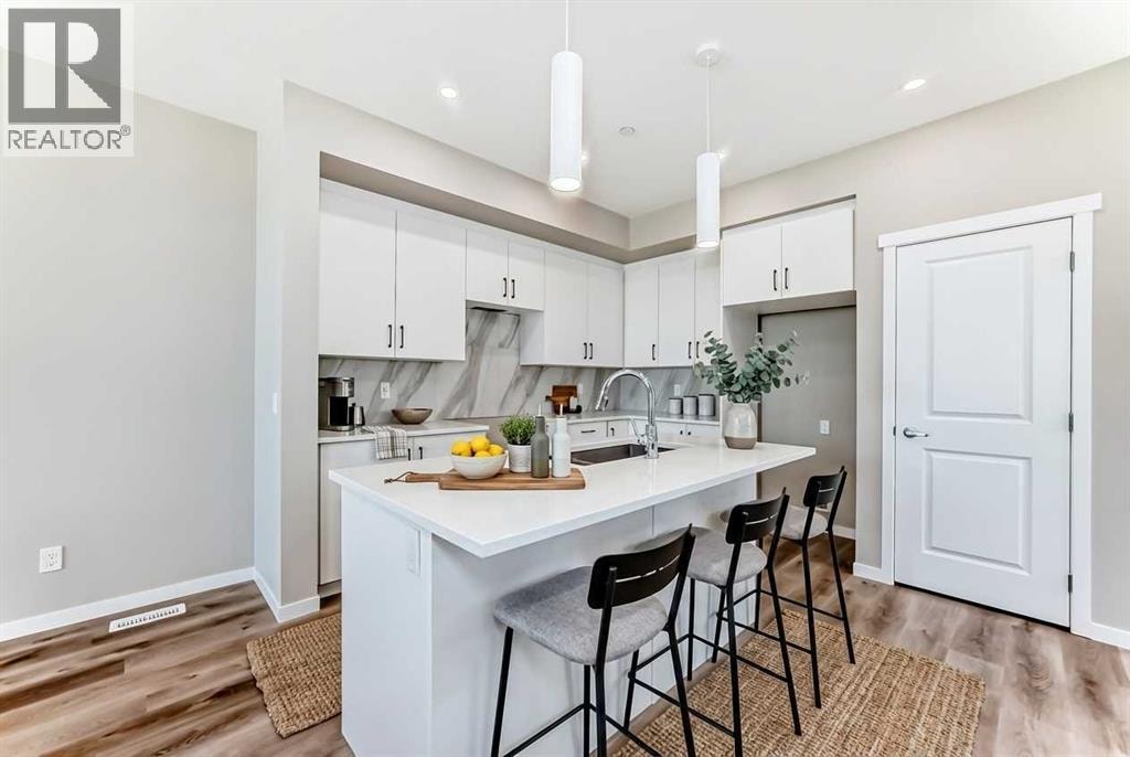 413 Hotchkiss Drive SE — photo 2