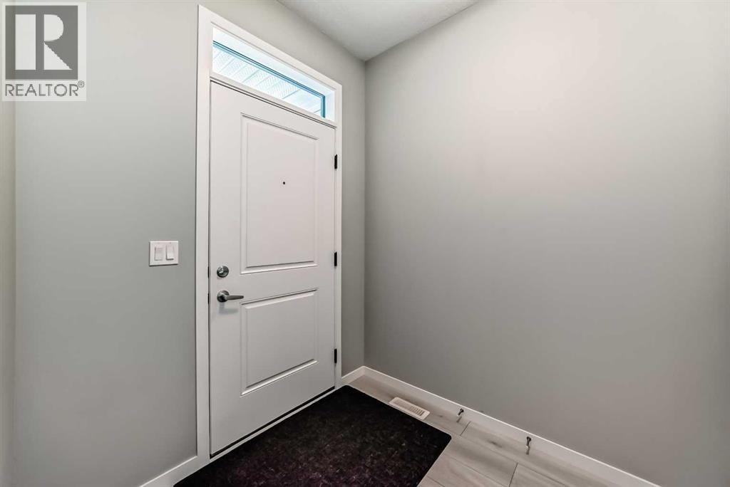 984 Seton Circle SE — photo 4
