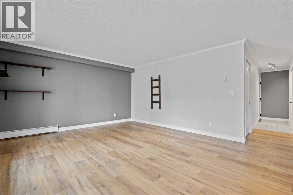 201, 732 57 Avenue SW — photo 11
