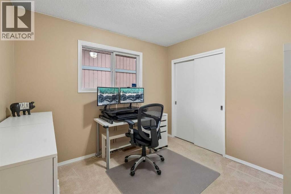 1403 104 Avenue SW — photo 15