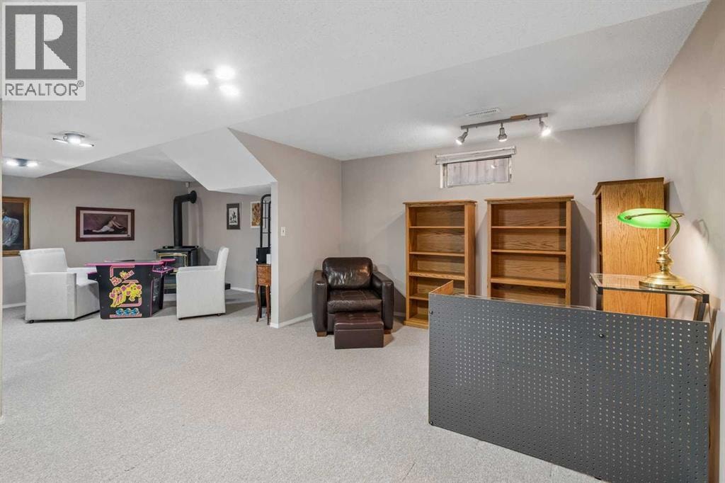 1403 104 Avenue SW — photo 17