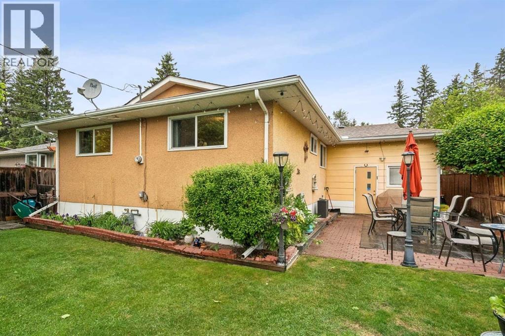 1403 104 Avenue SW — photo 30