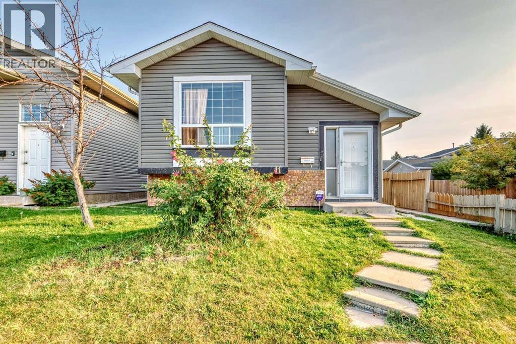 11 Martinwood Road NE — photo 2