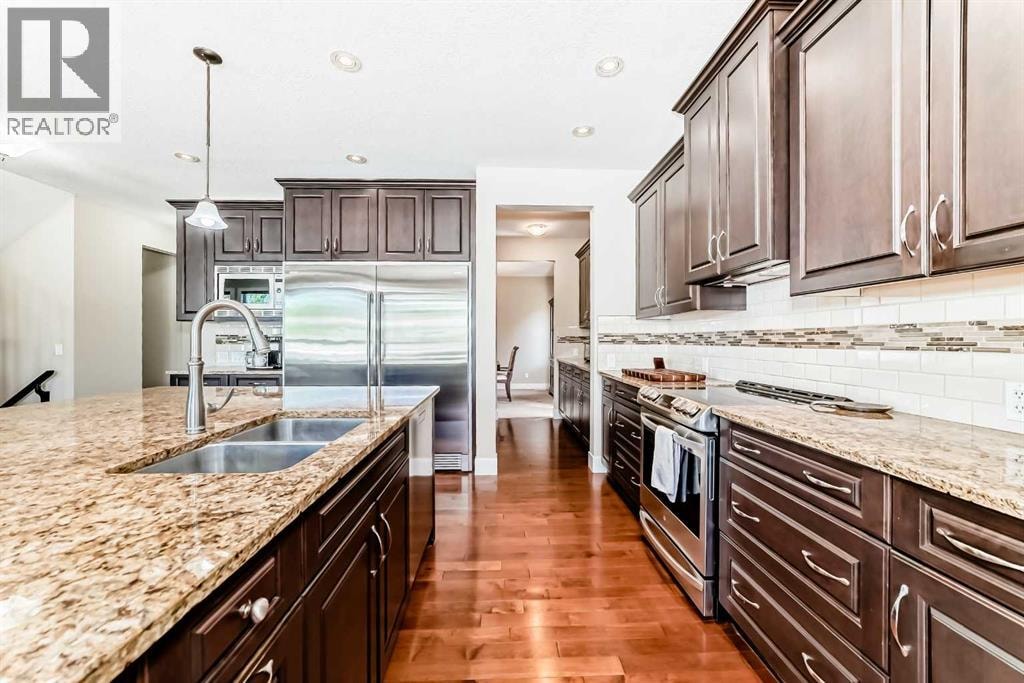 121 Drake Landing Manor — photo 16
