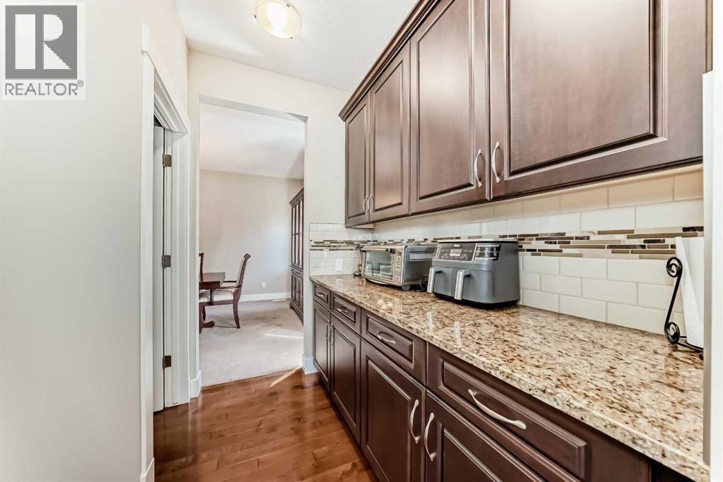 121 Drake Landing Manor — photo 25