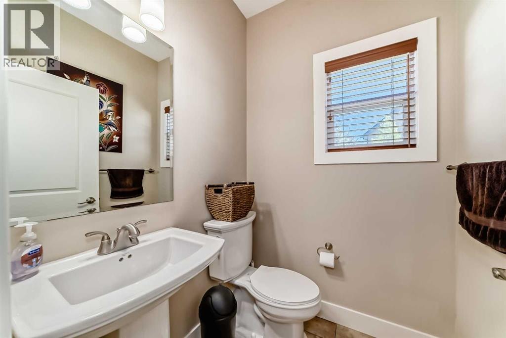 121 Drake Landing Manor — photo 24