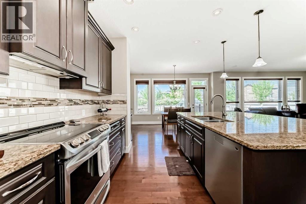121 Drake Landing Manor — photo 15