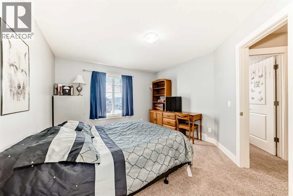 121 Drake Landing Manor — photo 32