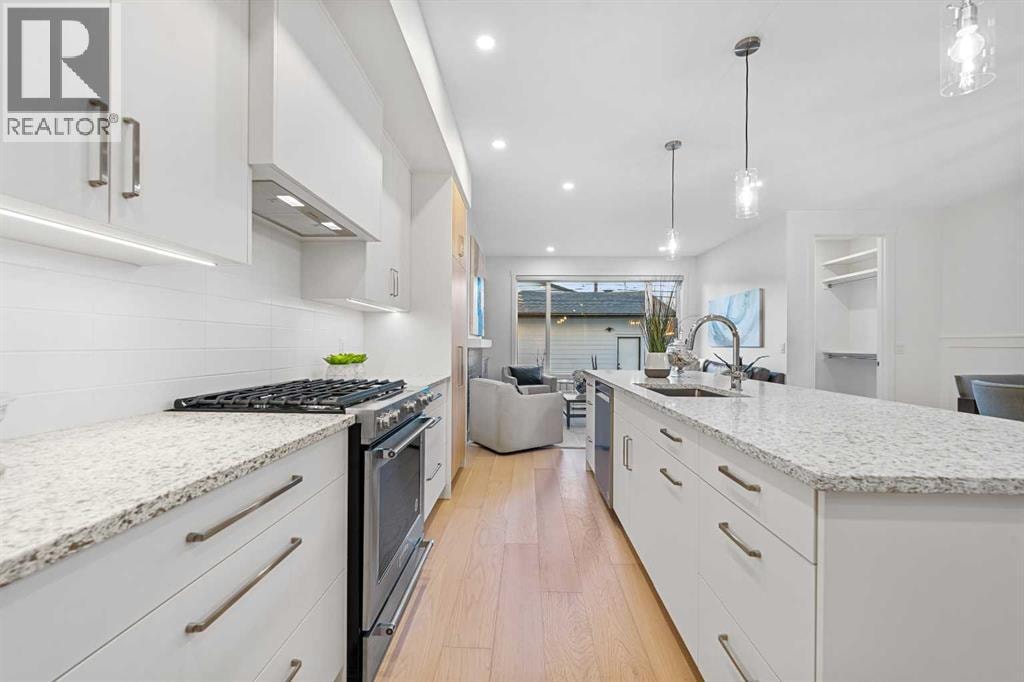 1417 41 Street SW — photo 11