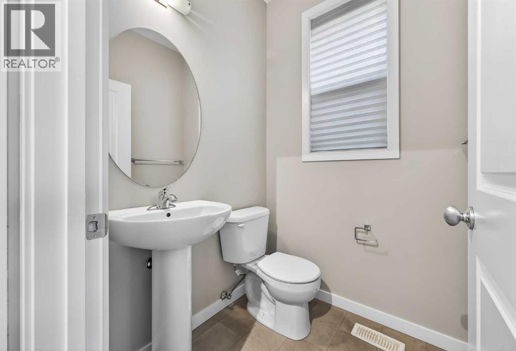 1607 2 Street NW — photo 12