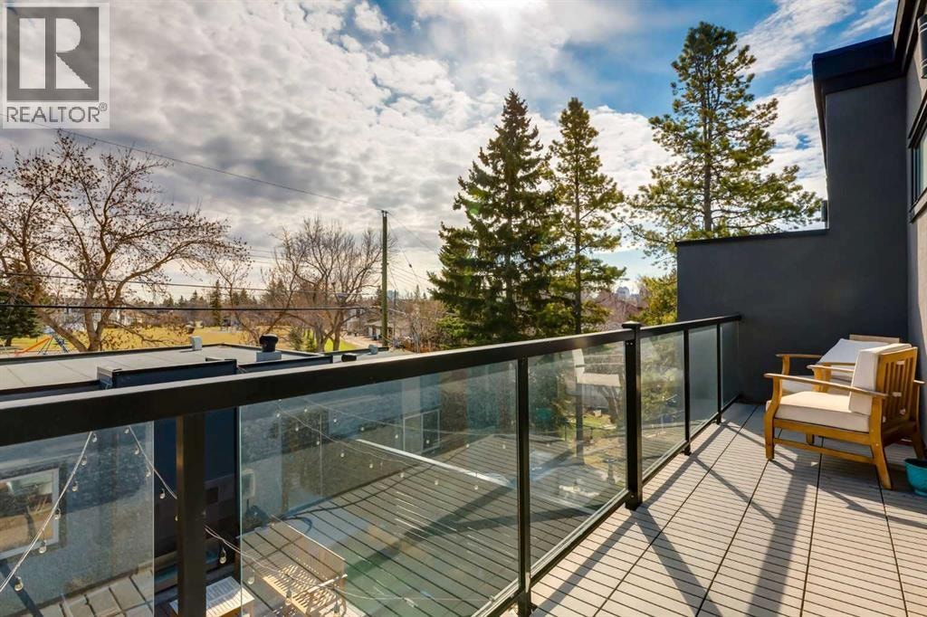 2210 Victoria Crescent NW — photo 29