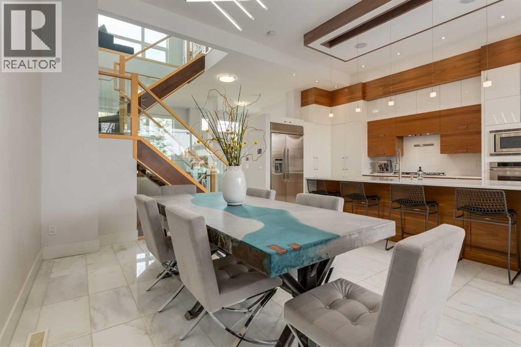 2210 Victoria Crescent NW — photo 11