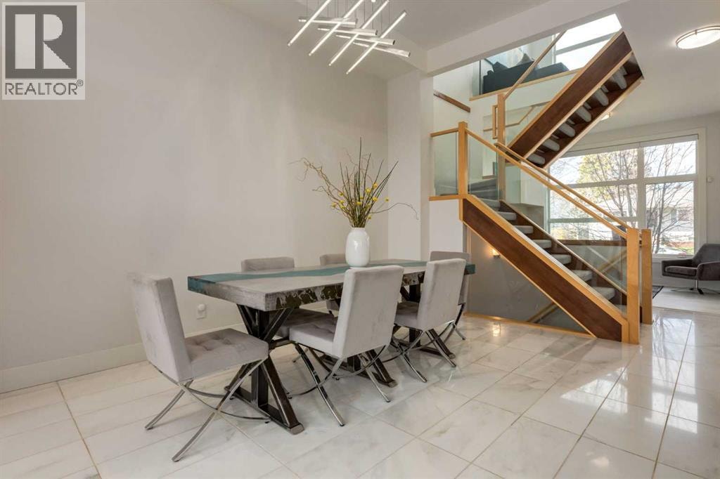 2210 Victoria Crescent NW — photo 9