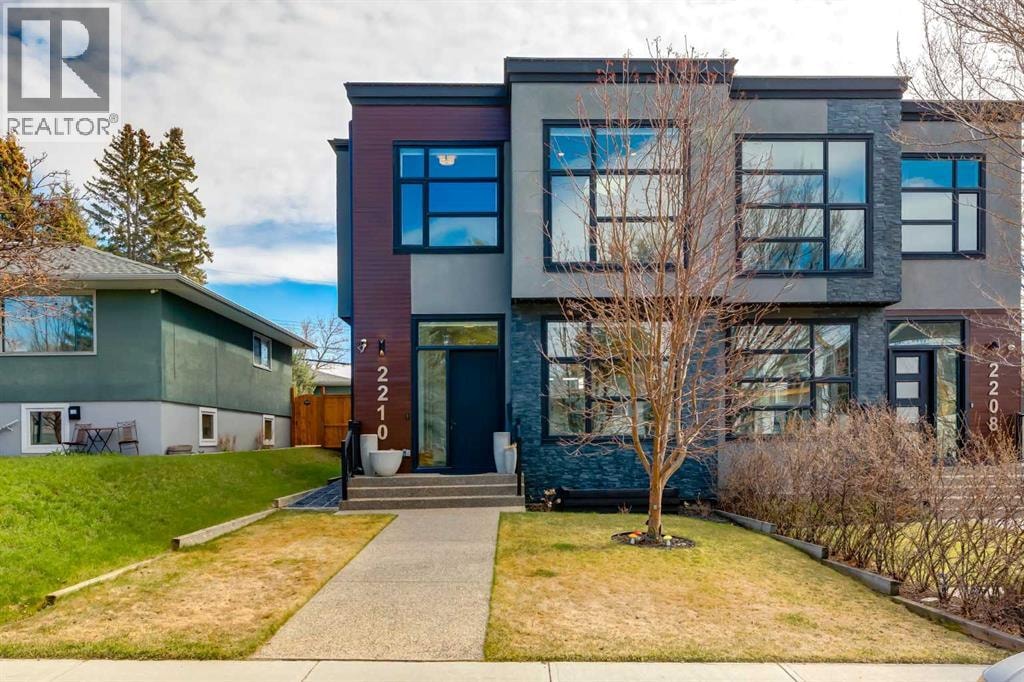 2210 Victoria Crescent NW — photo 2